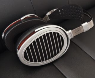 「HIFIMAN『HE1000se』レビュー｜R-2R方式DACとの相性、平面磁界駆動の魅力と弱点」